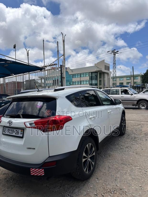 Toyota RAV4 Limited 4dr SUV AWD (2.5L 4cyl 6A) 2015 White