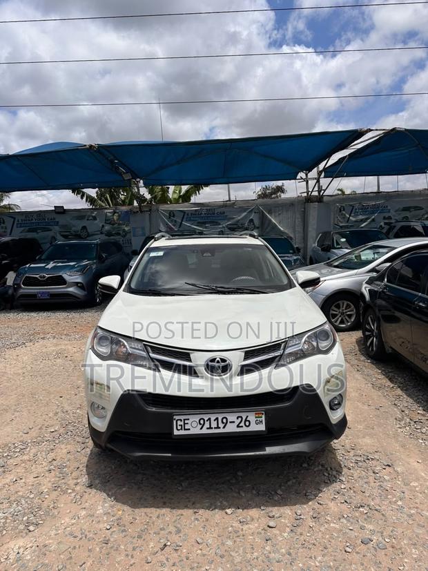 Toyota RAV4 Limited 4dr SUV AWD (2.5L 4cyl 6A) 2015 White