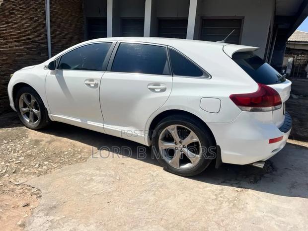 Toyota Venza XLE 4dr Wagon (3.5L 6cyl 6A) 2015 White