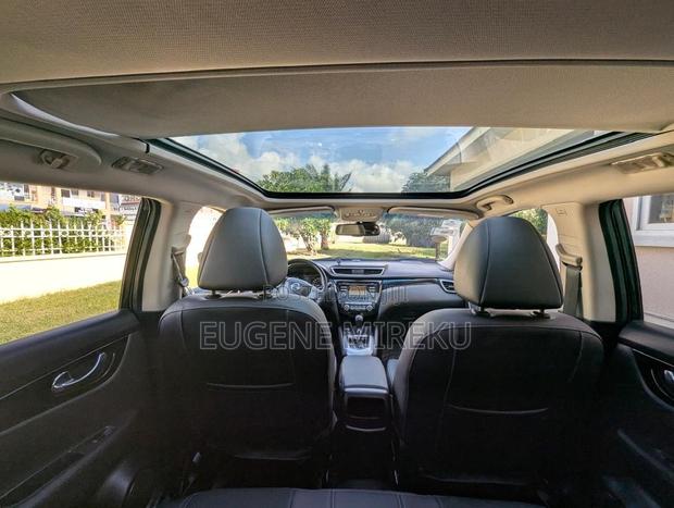 Nissan Qashqai 2015 Brown
