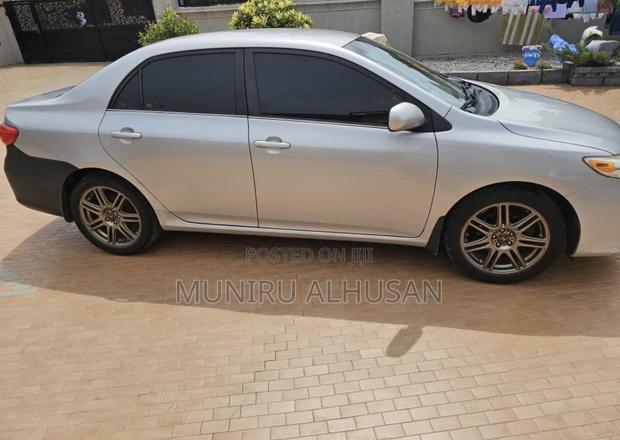 Toyota Corolla L 4-Speed Automatic 2013 Silver