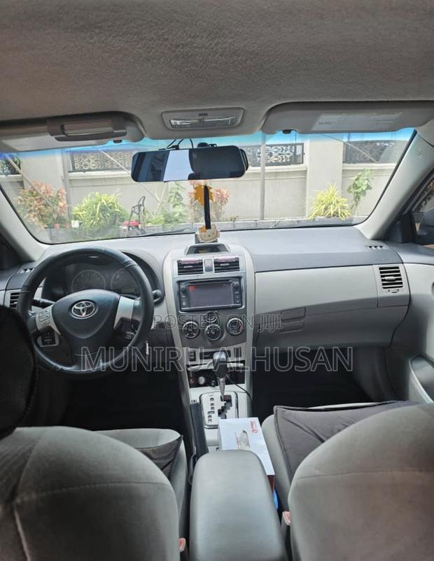 Toyota Corolla L 4-Speed Automatic 2013 Silver