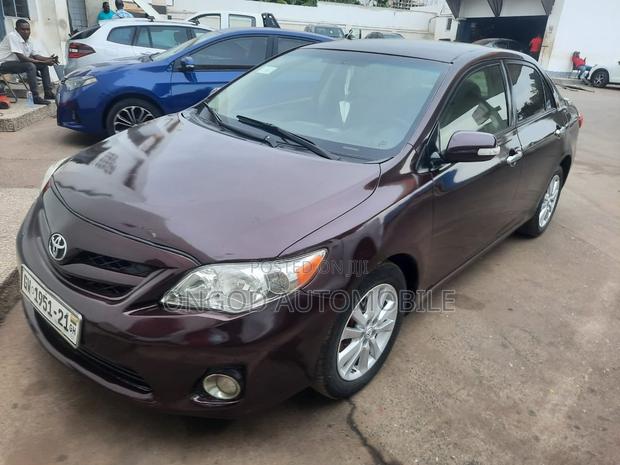Toyota Corolla LE 4dr Sedan (1.8L 4cyl 4A) 2012