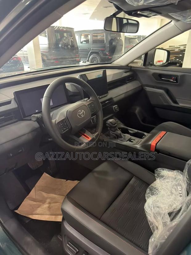 Toyota RAV4 Woodland 2026 Gray