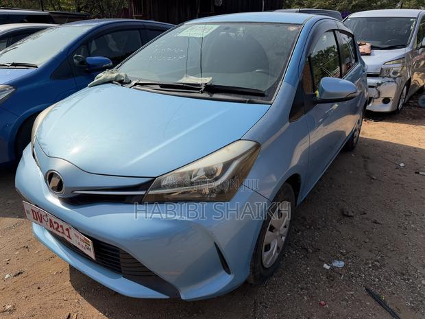 Toyota Vitz 1.3 FWD 5dr 2015 Blue