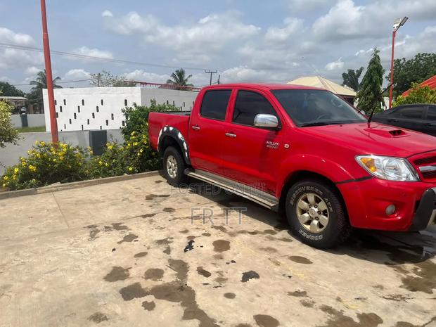 Toyota Hilux 2013 Red