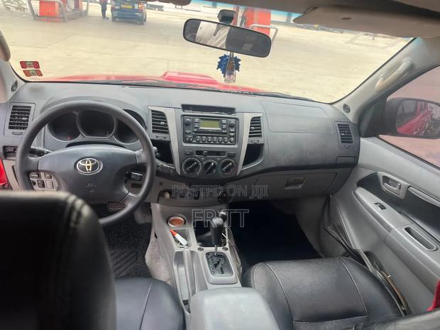 Toyota Hilux 2013 Red