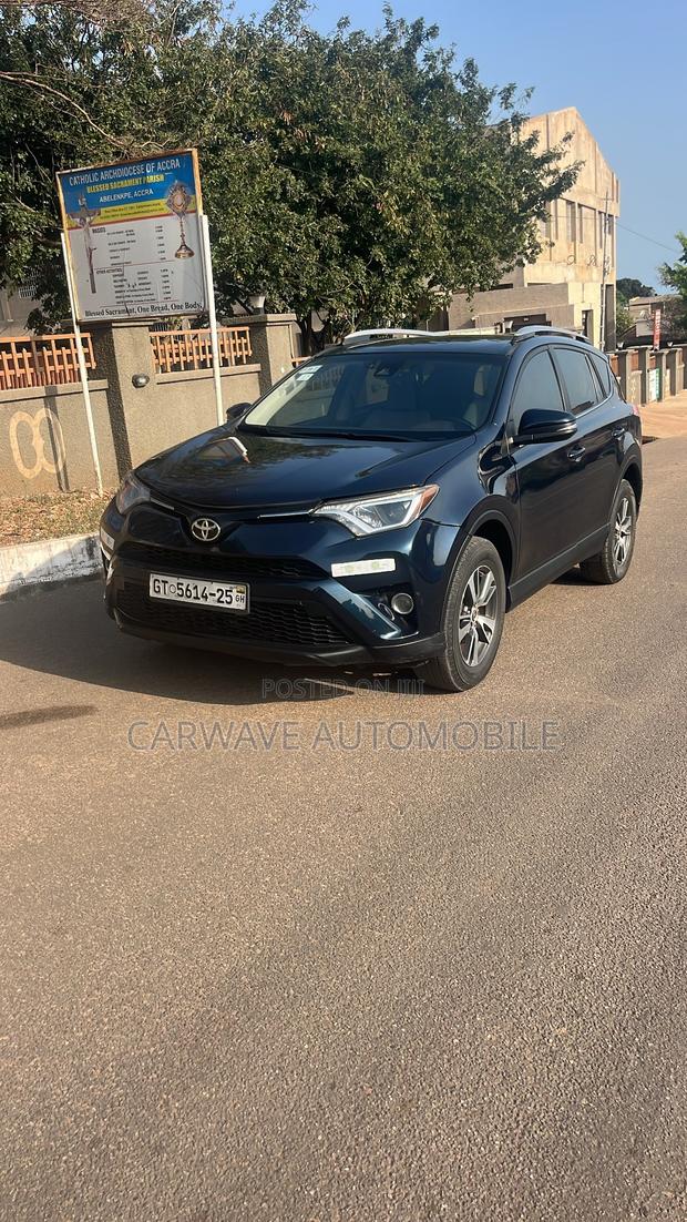 Toyota RAV4 XLE 4dr SUV (2.5L 4cyl 6A) 2018 Black