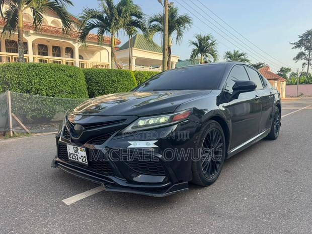 Toyota Camry 2018 Black