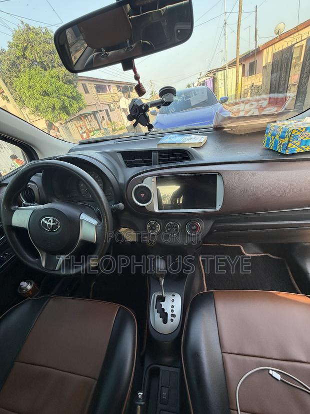Toyota Vitz 2012 Brown