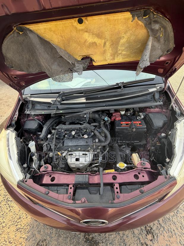 Toyota Vitz 2012 Brown