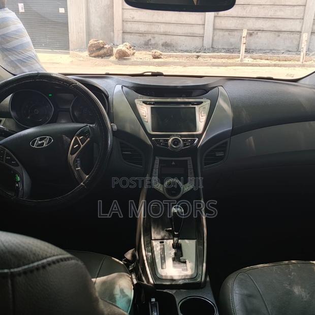 Hyundai Elantra 2014 Red