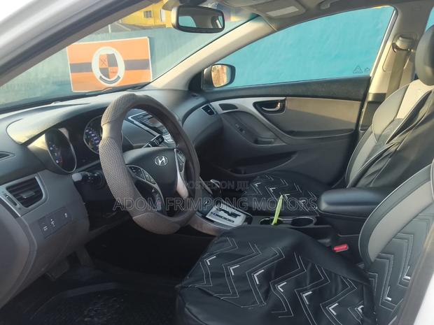 Hyundai Elantra 2012 White