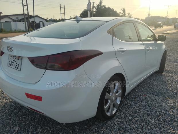 Hyundai Elantra 2012 White