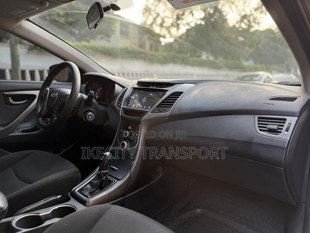 Hyundai Elantra Sport Sedan FWD (2.0L 4cyl 6A) 2016