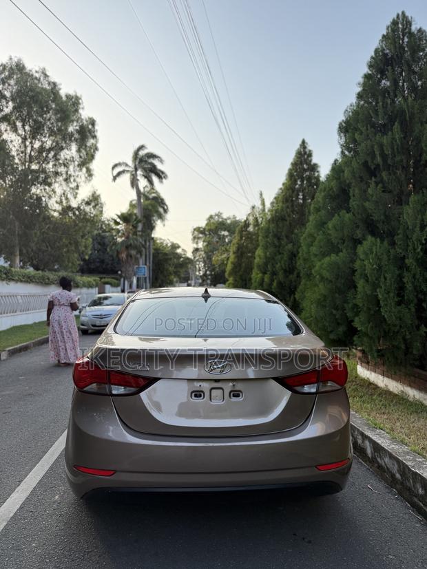 Hyundai Elantra Sport Sedan FWD (2.0L 4cyl 6A) 2016