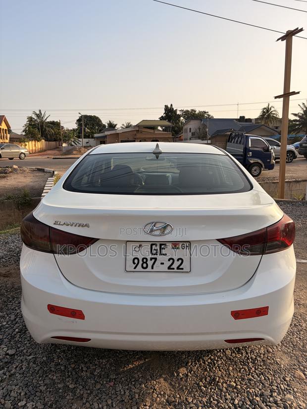 Hyundai Elantra GLS Automatic 2012 White