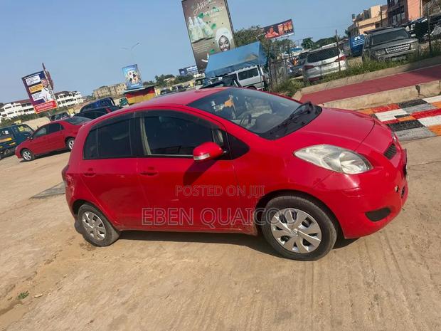 Toyota Vitz 2010 Red