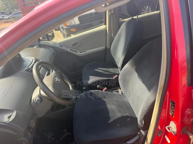 Toyota Vitz 2010 Red