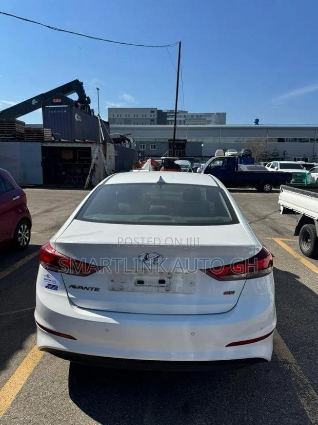 Hyundai Avante 2017 White