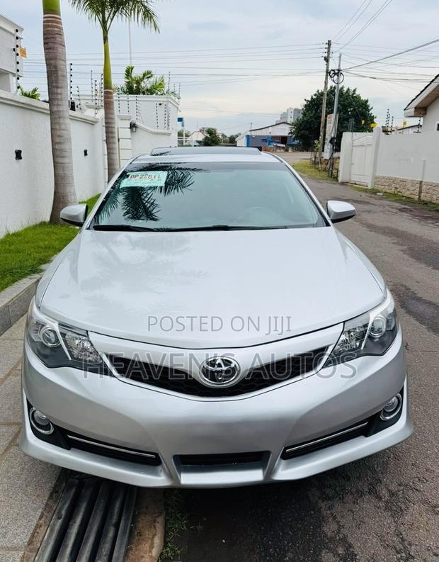 Toyota Camry 2014 Silver