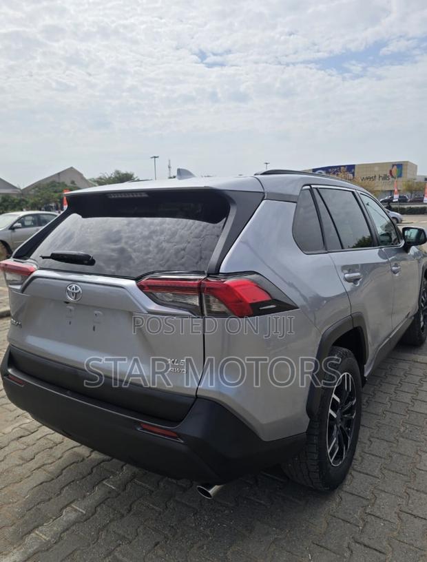Toyota RAV4 2020 Silver