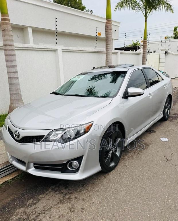 Toyota Camry 2014 Silver