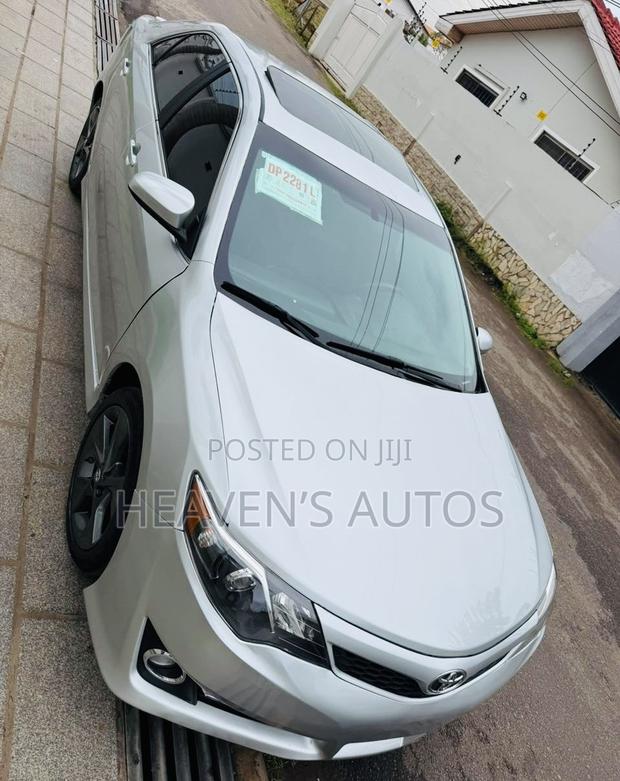 Toyota Camry 2014 Silver