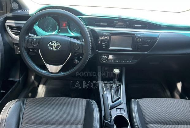 Toyota Corolla 2016 Black