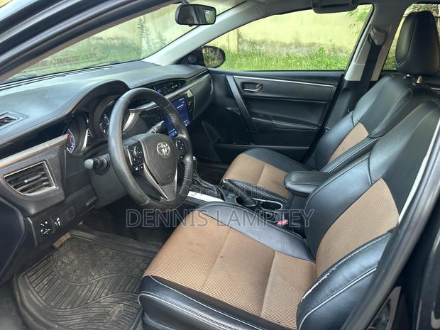 Toyota Corolla 2015 Black