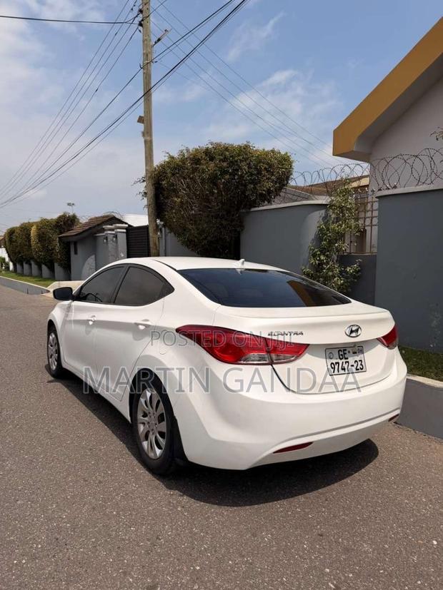 Hyundai Elantra GLS Sedan FWD (1.8L 4cyl 6A) 2013 White