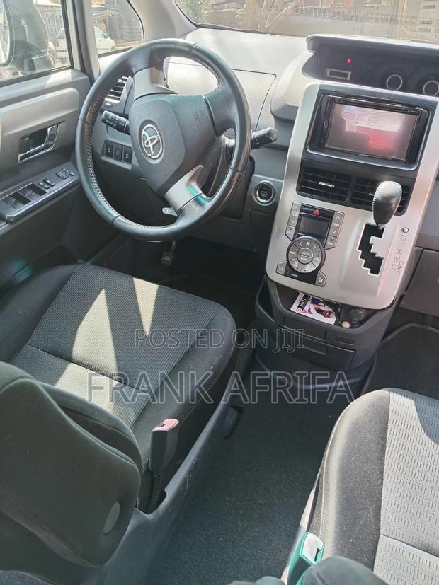 Toyota Voxy 2008 White