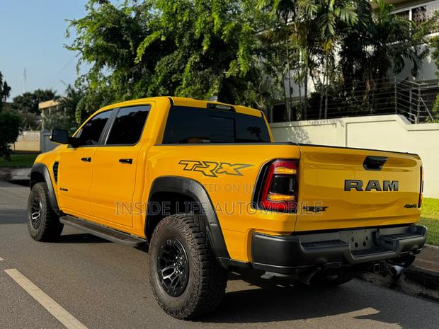 RAM ProMaster 2023 Yellow