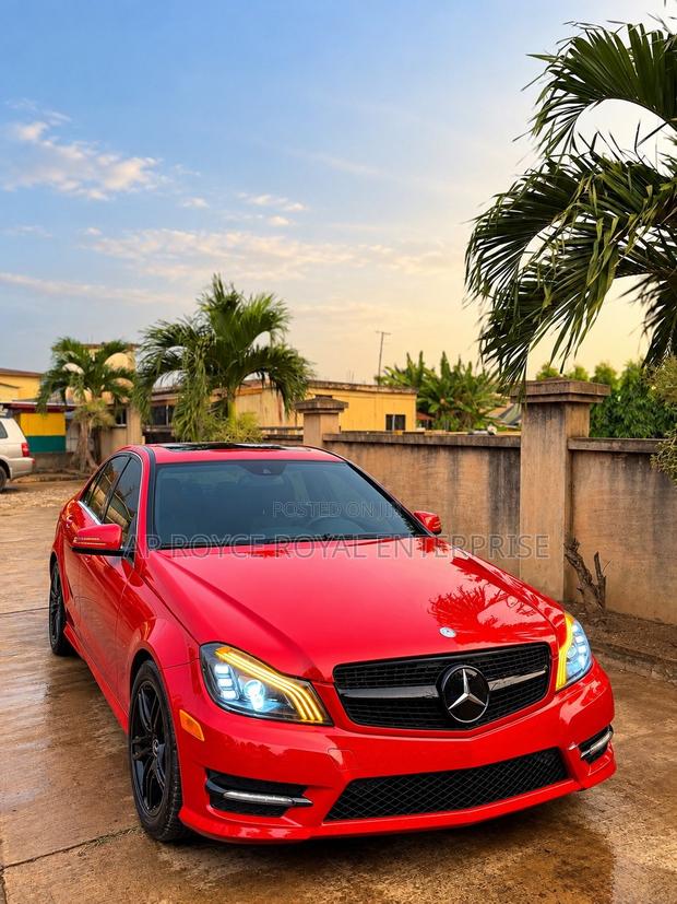 Mercedes-Benz C250 2013 Red