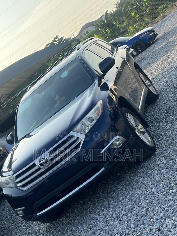 Toyota Highlander 2012 Blue