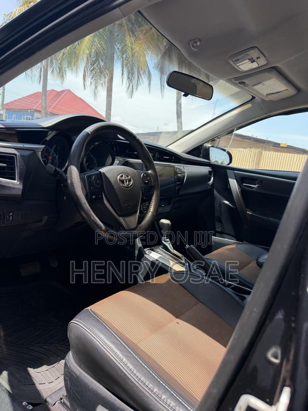 Toyota Corolla LE 4dr Sedan (1.8L 4cyl CVT) 2015 Blue