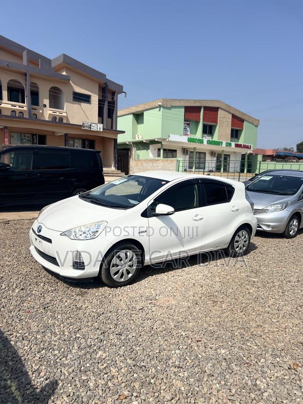 Toyota Aqua 2013 White
