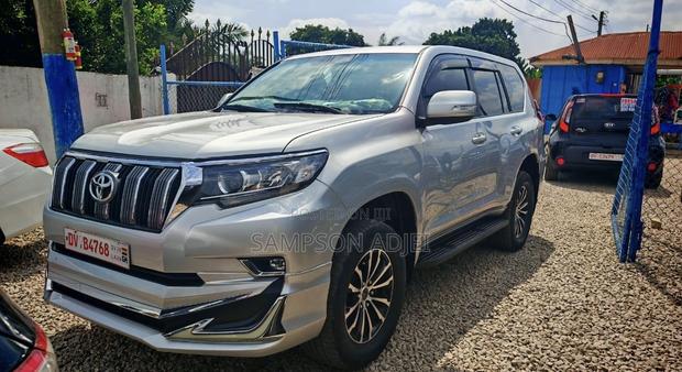 Toyota Land Cruiser Prado 2011 Silver
