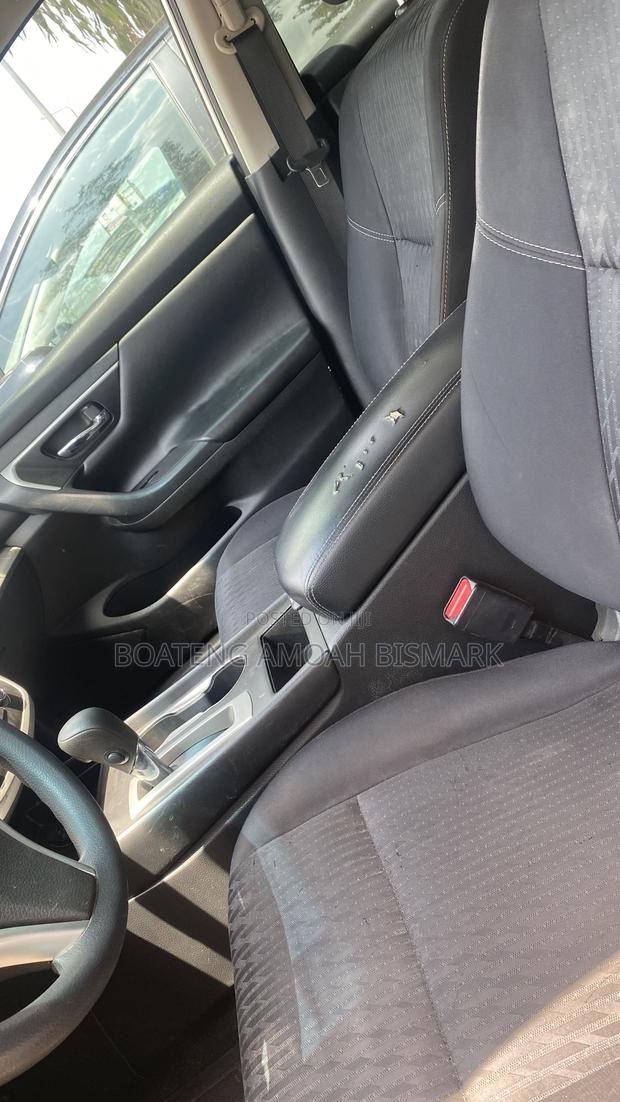Nissan Altima 2018 White