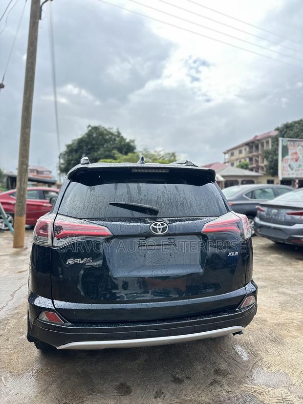 Toyota RAV4 LE AWD (2.5L 4cyl 6A) 2017 Ivory