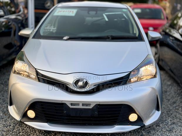 Toyota Vitz 1.3 FWD 5dr 2015 Silver