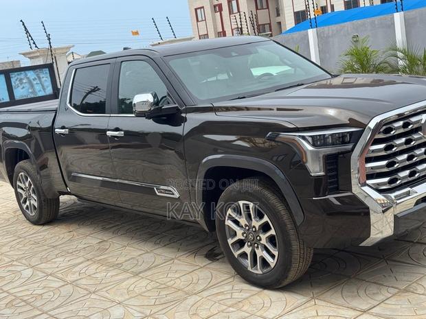 Toyota Tundra 1794 Edition CrewMax 4WD SB w/5.5' Bed 2025 Brown