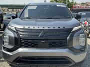 Mitsubishi Outlander SE Black Edition 2023 Gray for sale