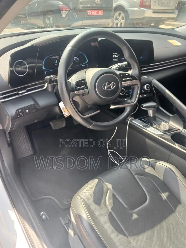Hyundai Elantra 2024 White