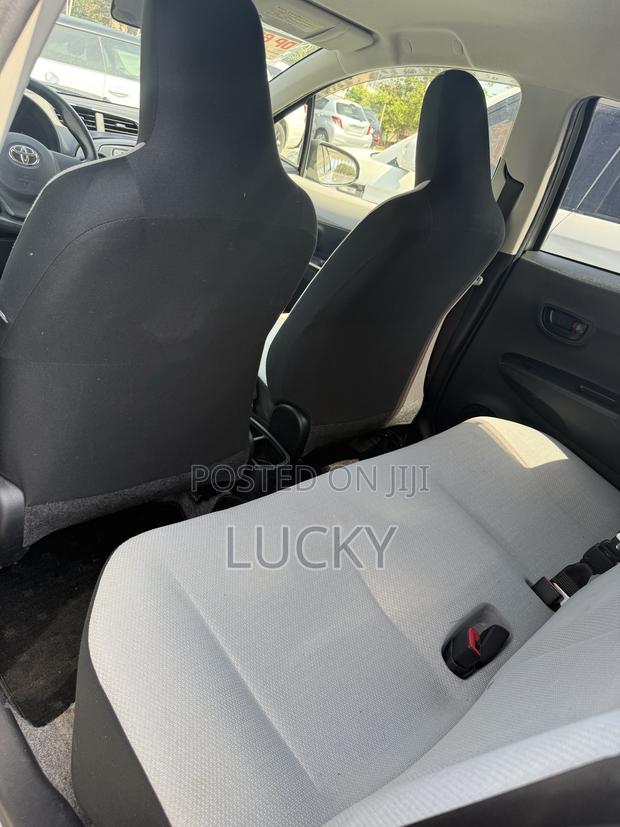 Toyota Vitz 1.3 FWD 5dr 2013 Green