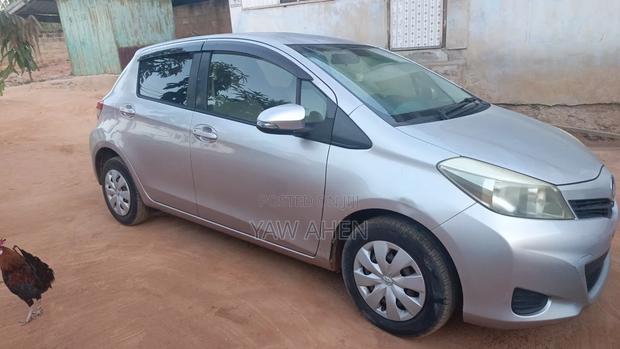 Toyota Vitz 2012 White