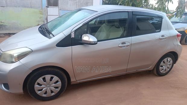 Toyota Vitz 2012 White