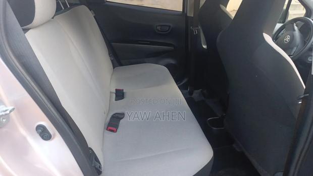 Toyota Vitz 2012 White