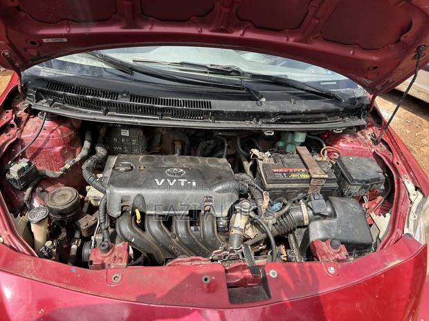 Toyota Yaris 2010 Red