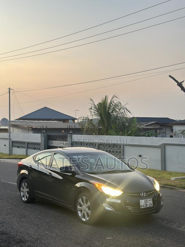 Hyundai Elantra Limited Sedan FWD (1.8L 4cyl 6A) 2013 Black